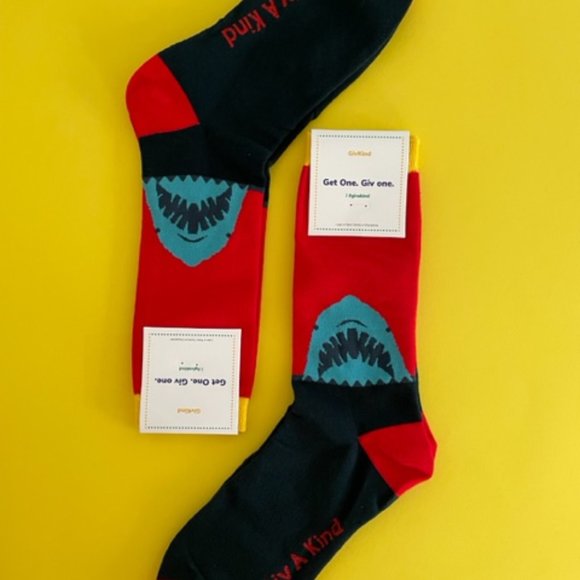 Brand New, Organic Cotton Crew socks, shark design, size 7-13, unisex - Picture 2 of 9